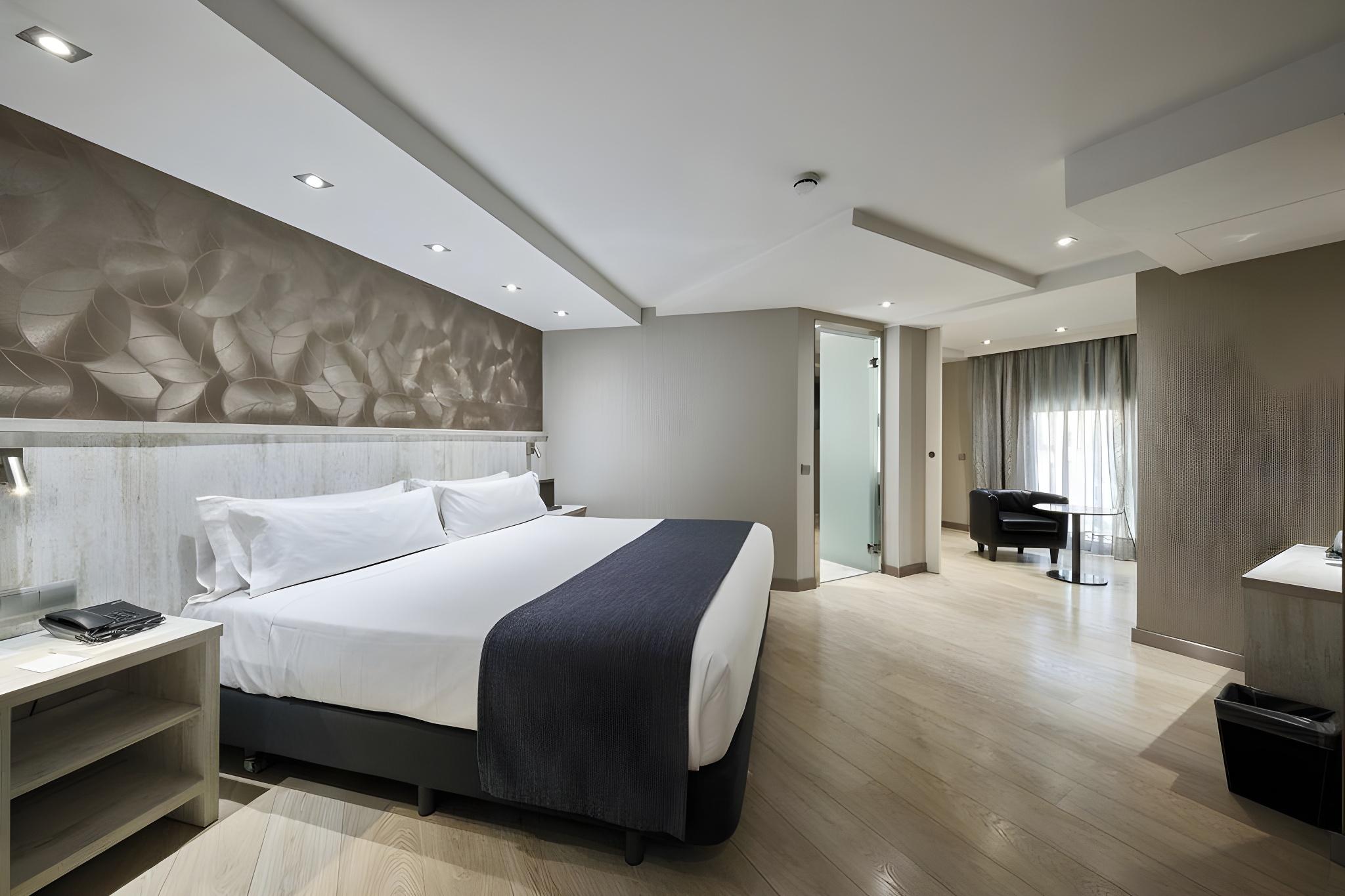 Junior Suite, Single