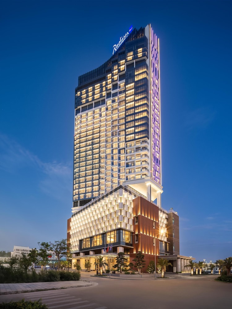 Radisson Blu Hotel 3/50