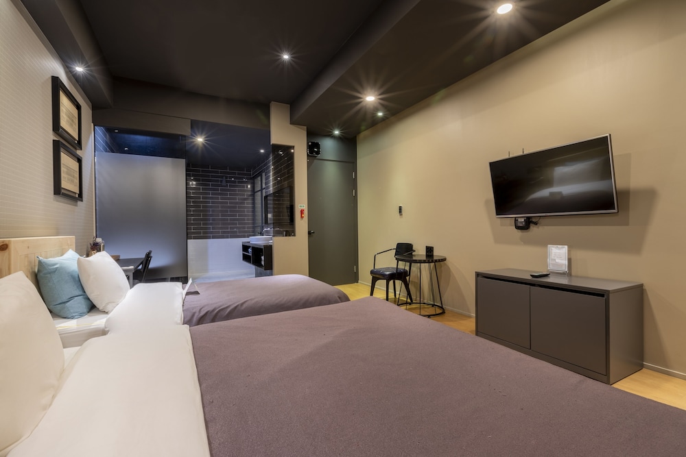 Deluxe, Twin Beds, King Bed