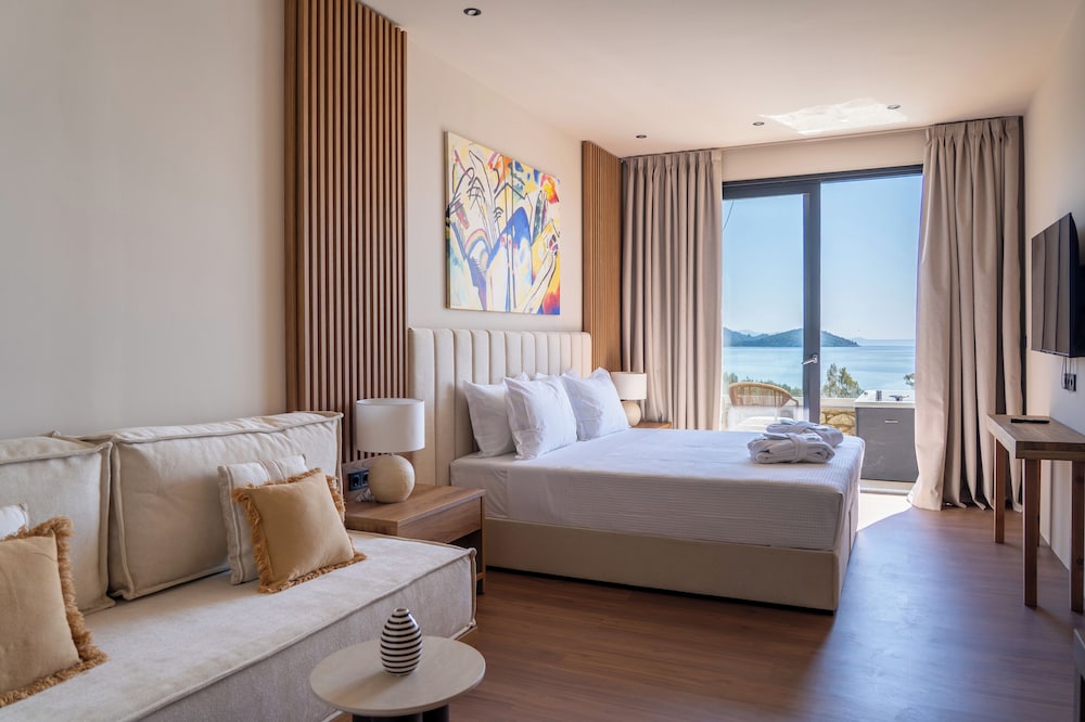Deluxe, Double Bed, Ocean View, Sofa, Hot Tub