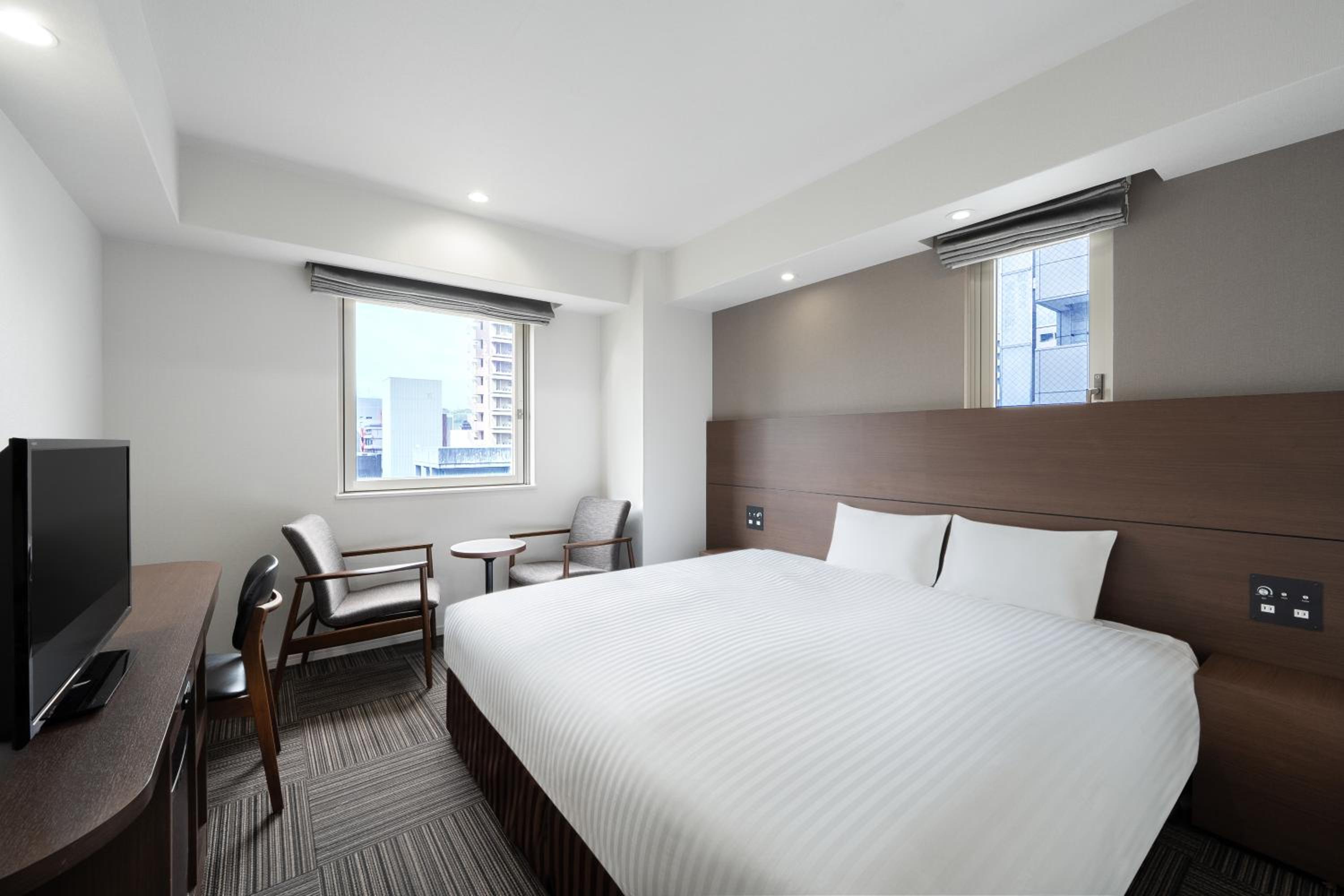 Moderate King (King Bed)