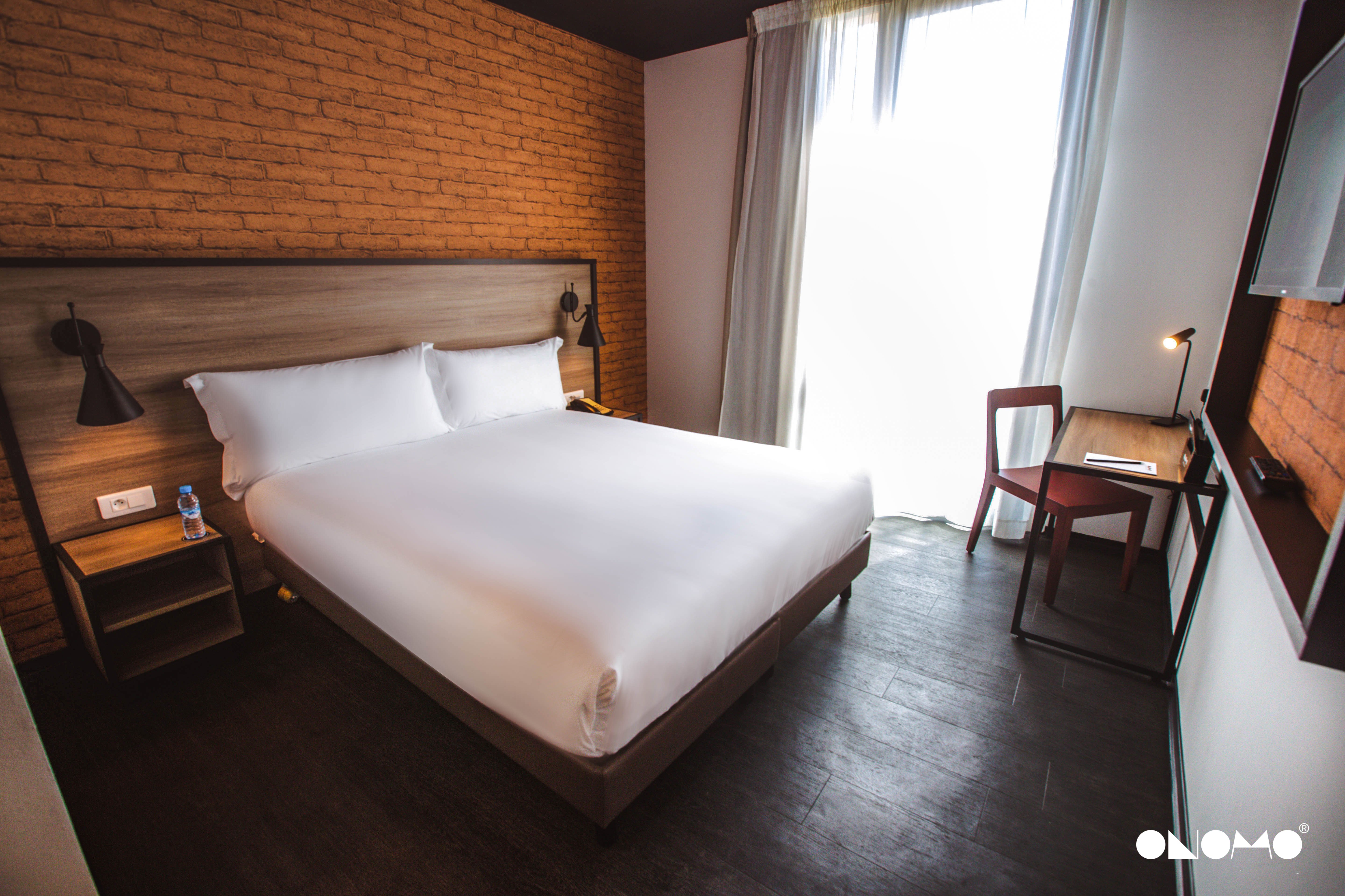 SUPERIOR, KING BED