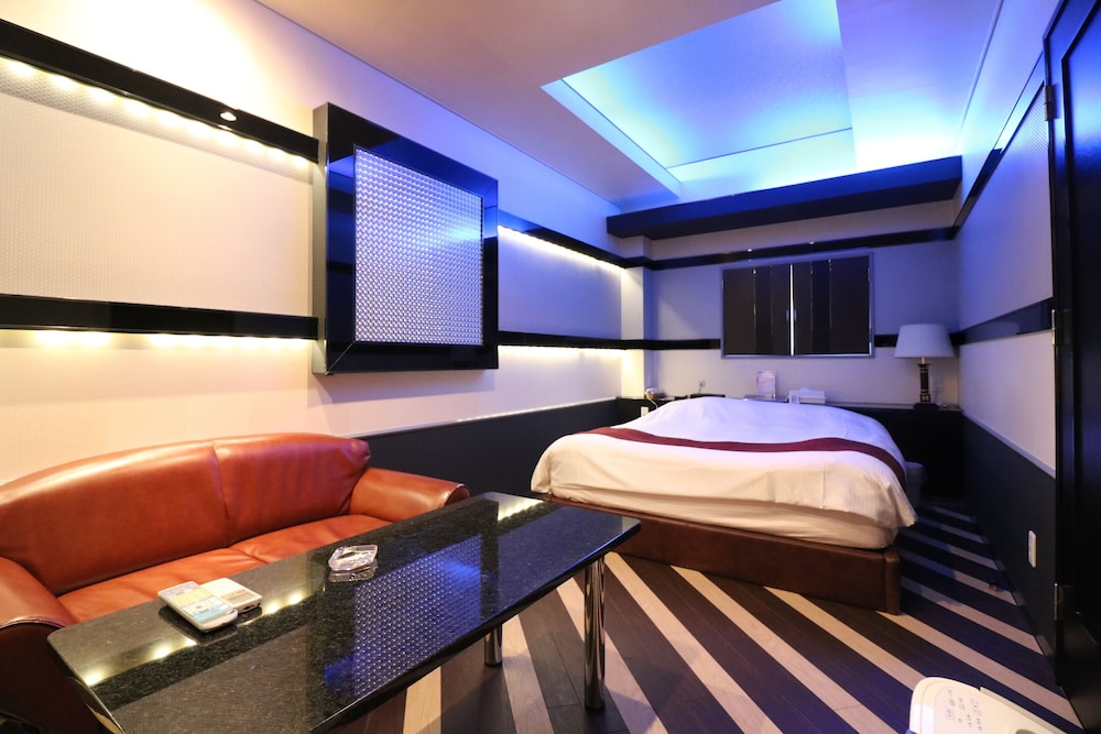 Hotel To 15/48