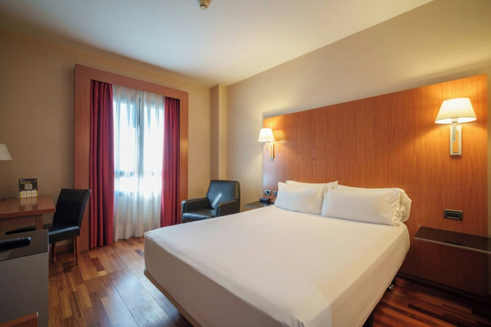 غرفة كلاسيكية ثلاثية بفراش فوتون وسريرين منفصلين مع سرير إضافي، Sercotel Ab Arganda 4/6