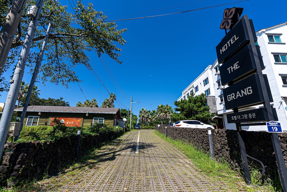 Hotel the Grang Jungmun 46/50
