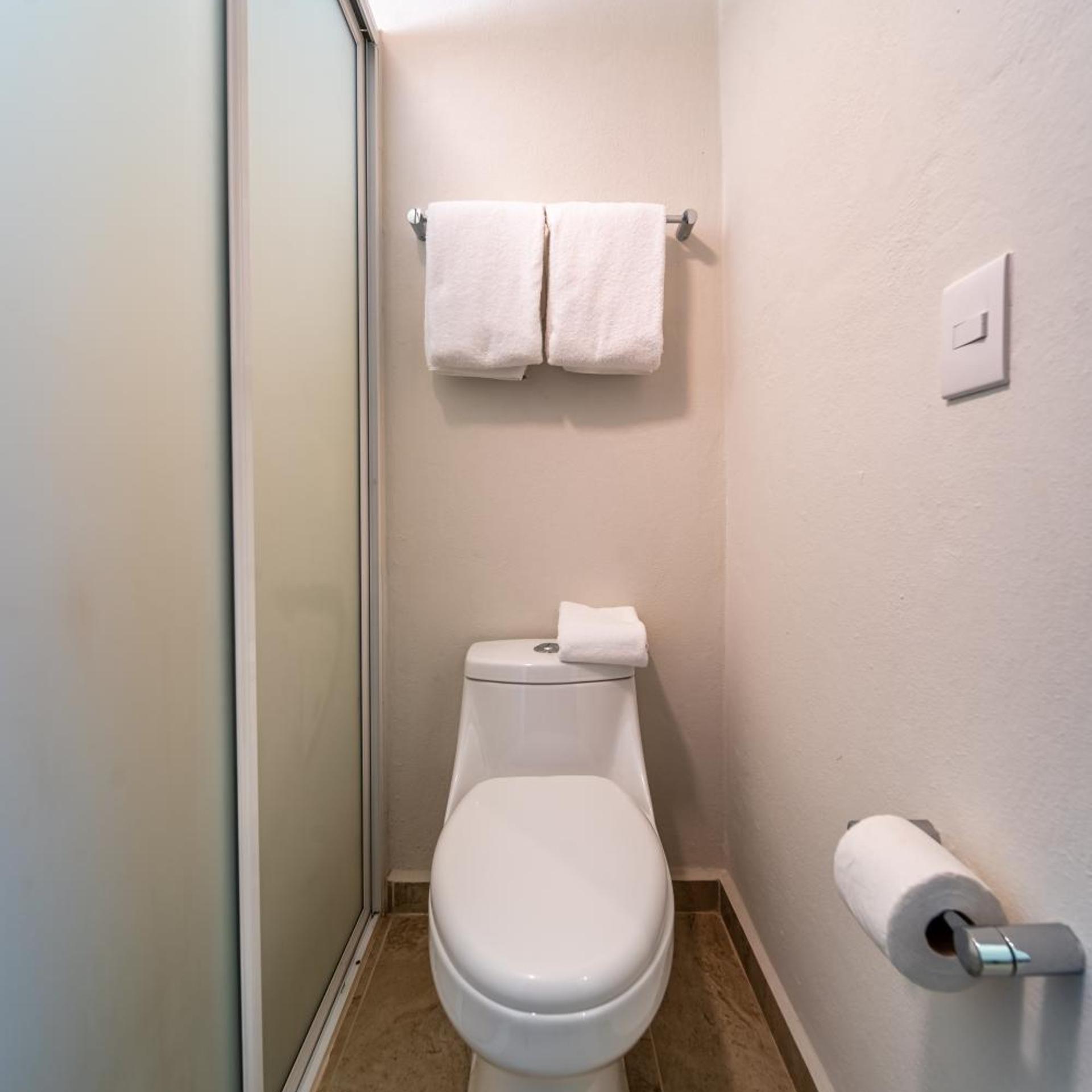 غرفة بسرير مزدوج بإطلالة على البحر، Villas Coral Huatulco 5/5