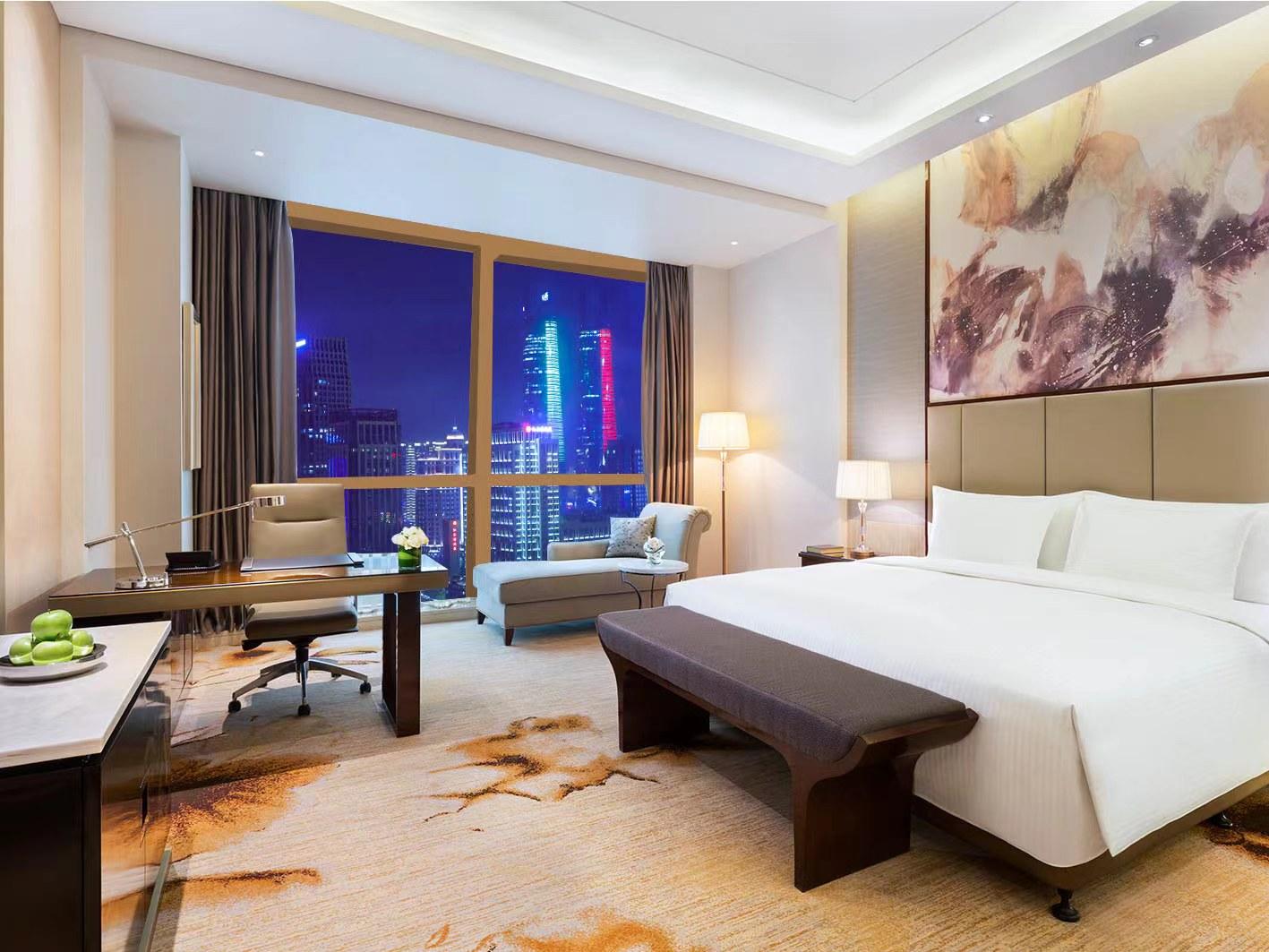 Room, Queen Bed, Twin Towers View