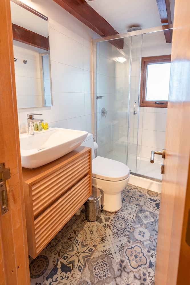 Tagle Hotel Boutique 64/64