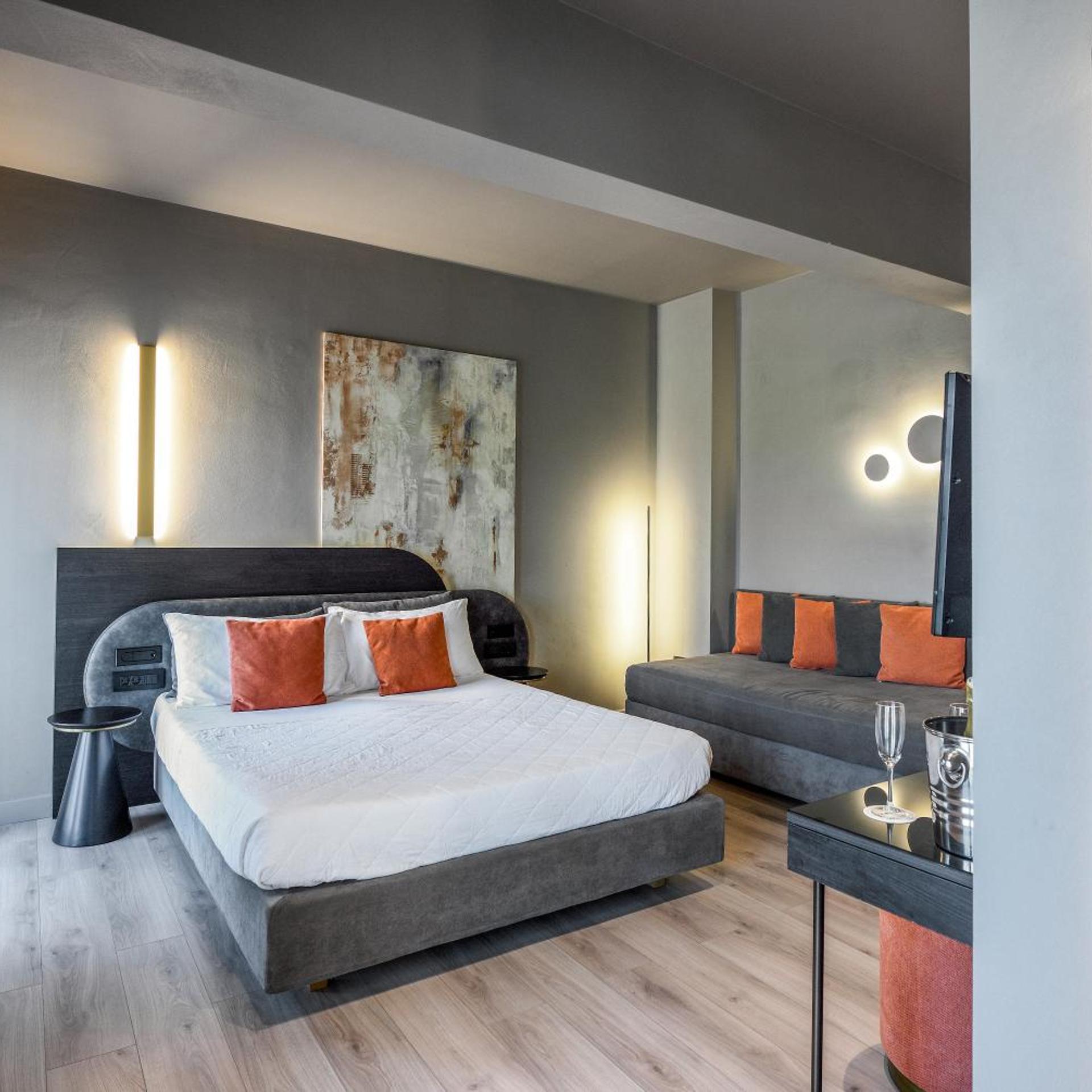 Superior, Double Bed, Square View, Balcony