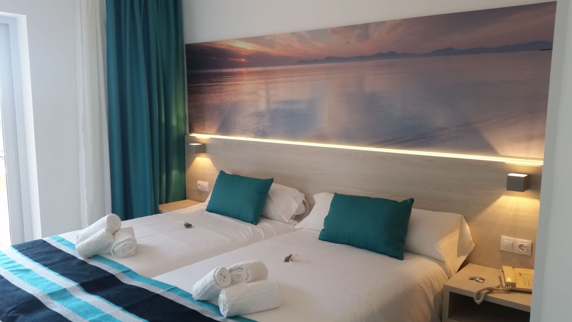 PREMIUM, DOUBLE BED, BALCONY