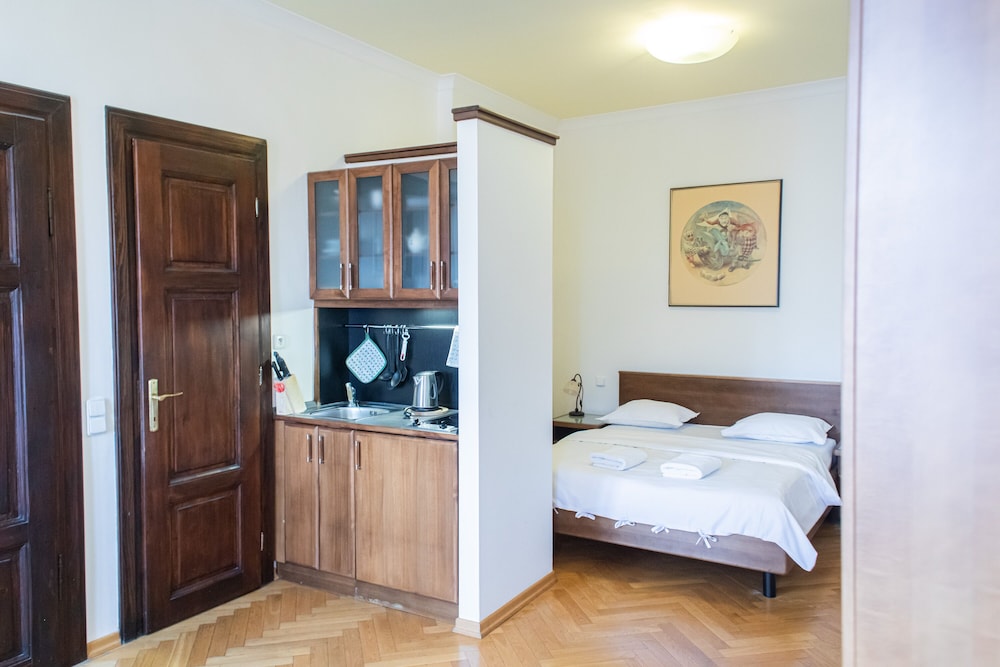 CLASSIC, STUDIO, SUITE