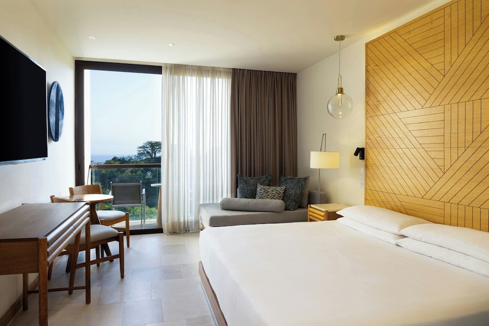Deluxe, King Bed, Bay View, Sofa, Balcony