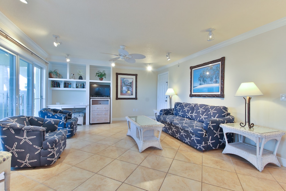 Tortuga Inn Beach Resort 44/76
