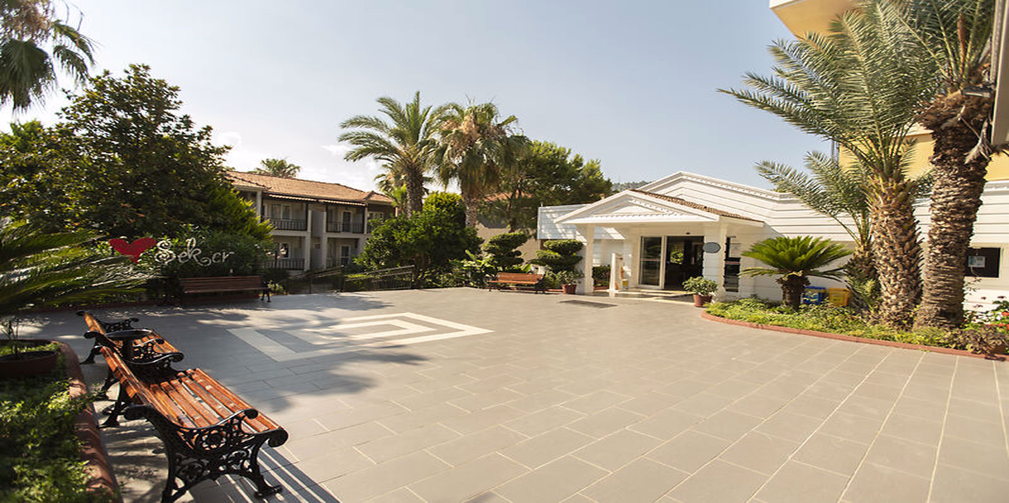 Miramor Garden Resort 35/37