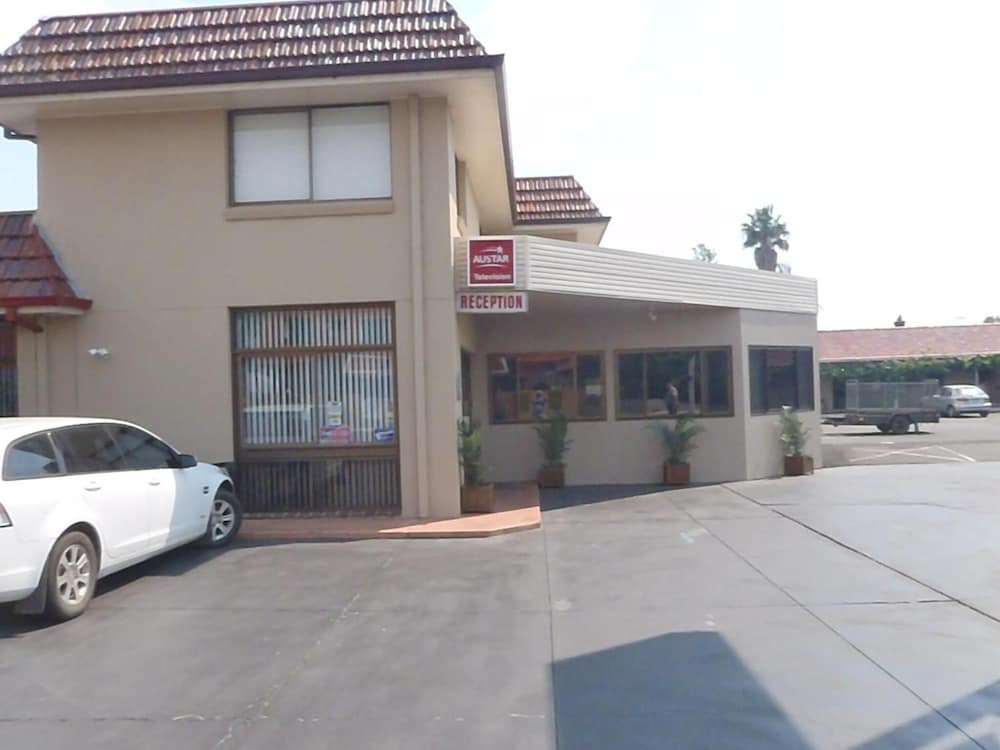 Caravilla Motel 42/48