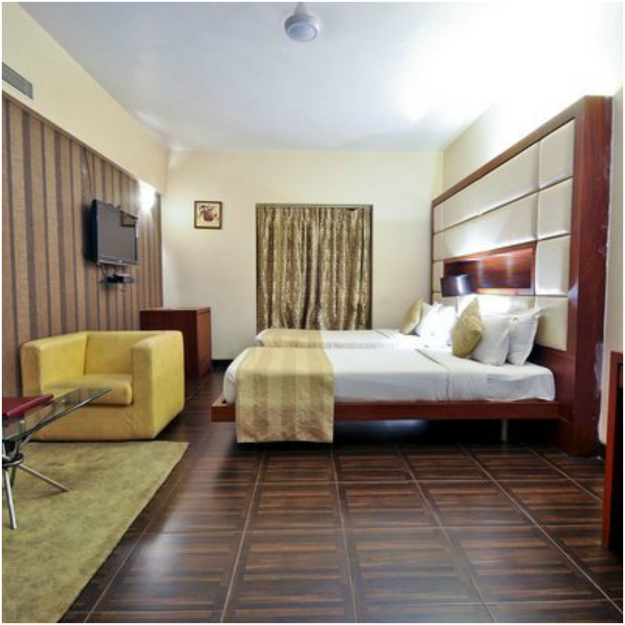 DELUXE, DOUBLE BED