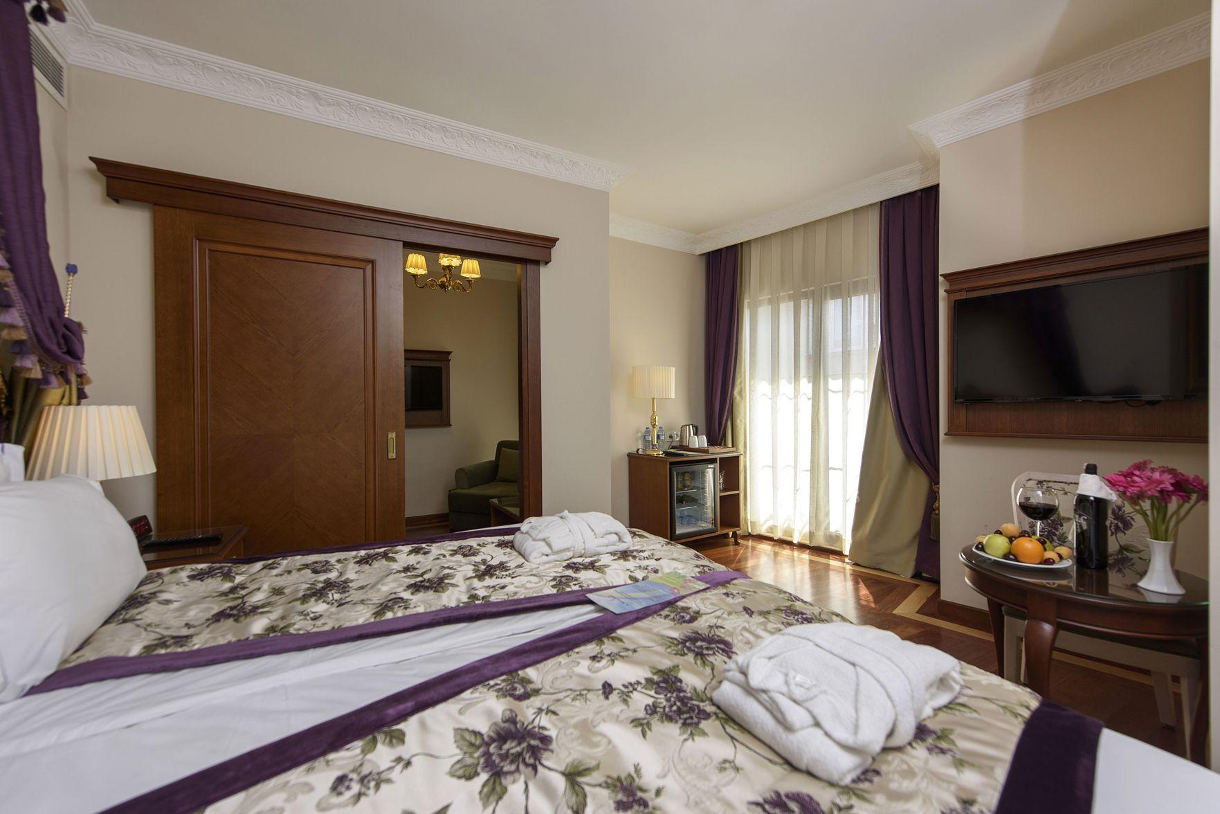 Family Suite, Queen Bed, Sea or City View, Annex
