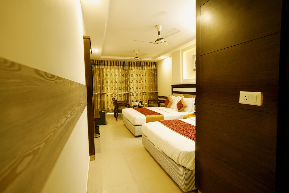 Hotel Singh Empire Dx 32/50