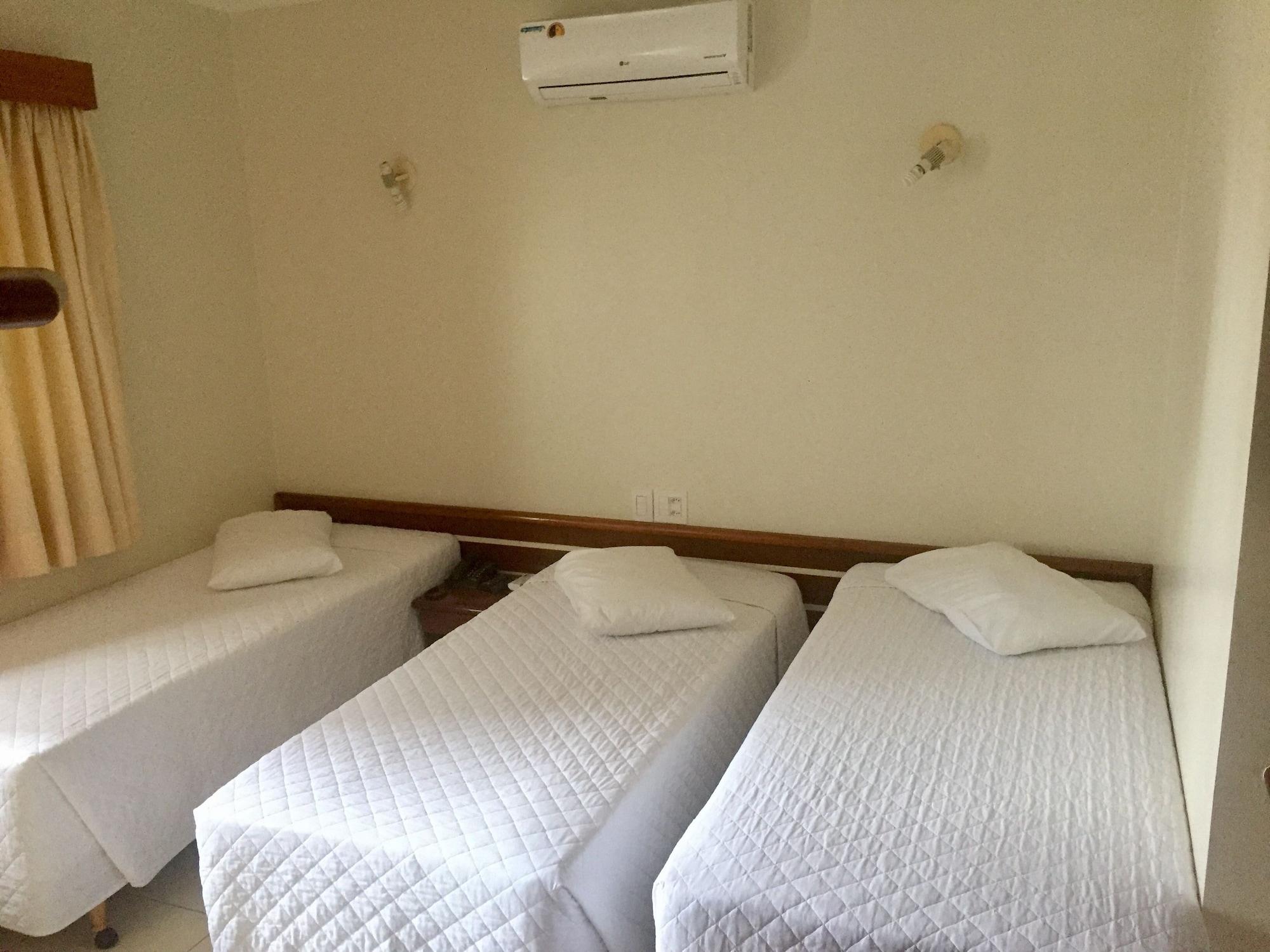 غرفة ثلاثية