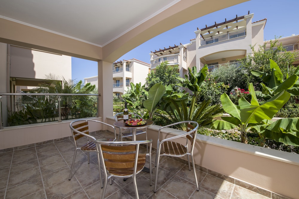 Isida Hotel 31/50