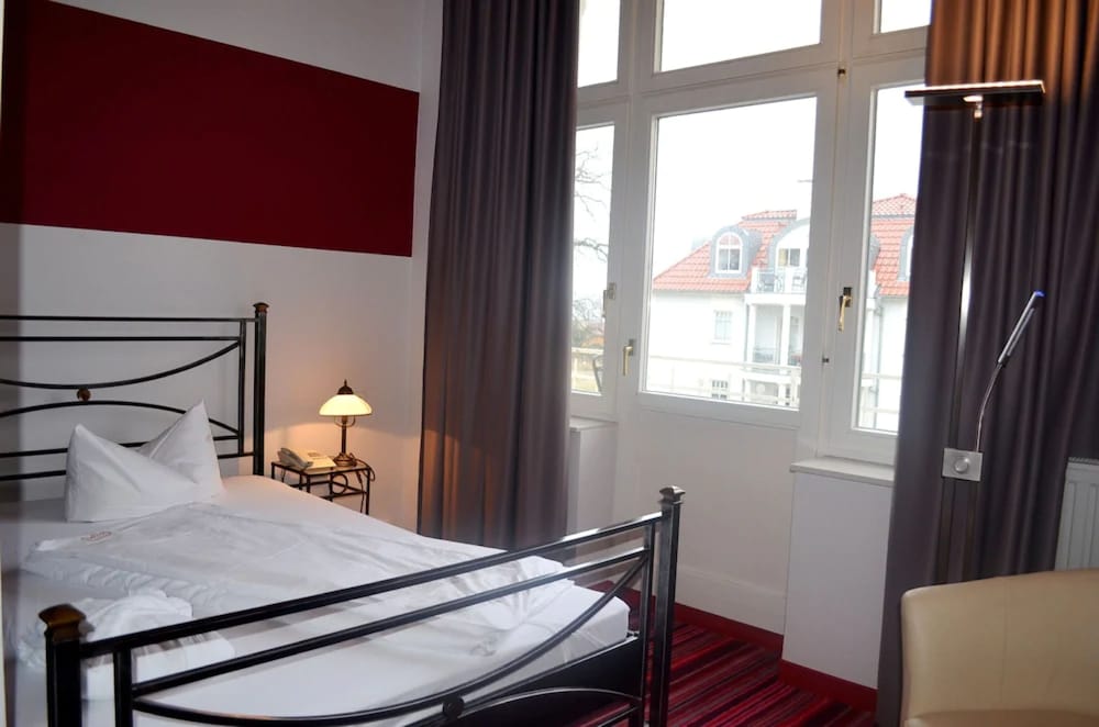 Hotel Residenz Waldkrone Kuehlungsborn 11/35
