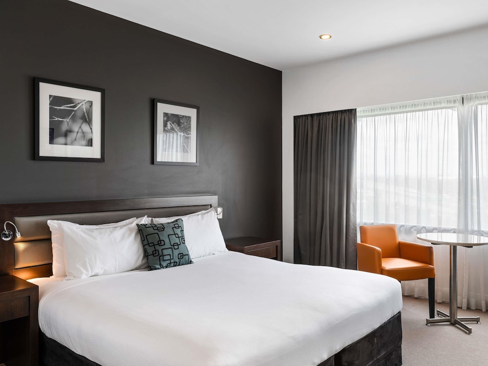NOVOTEL BRISBANE AIRPORT 15/50