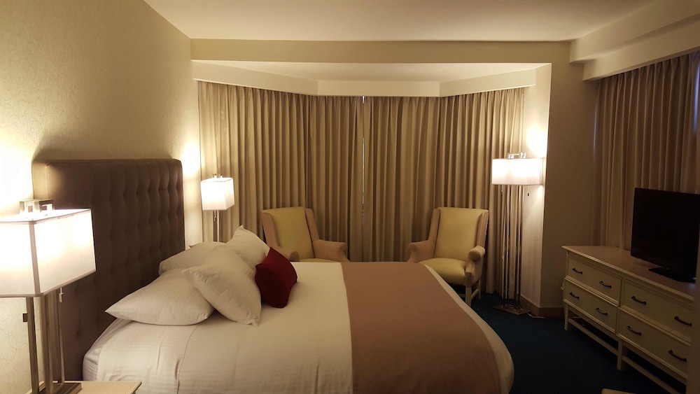 Clarion Amon Plaza 32/60