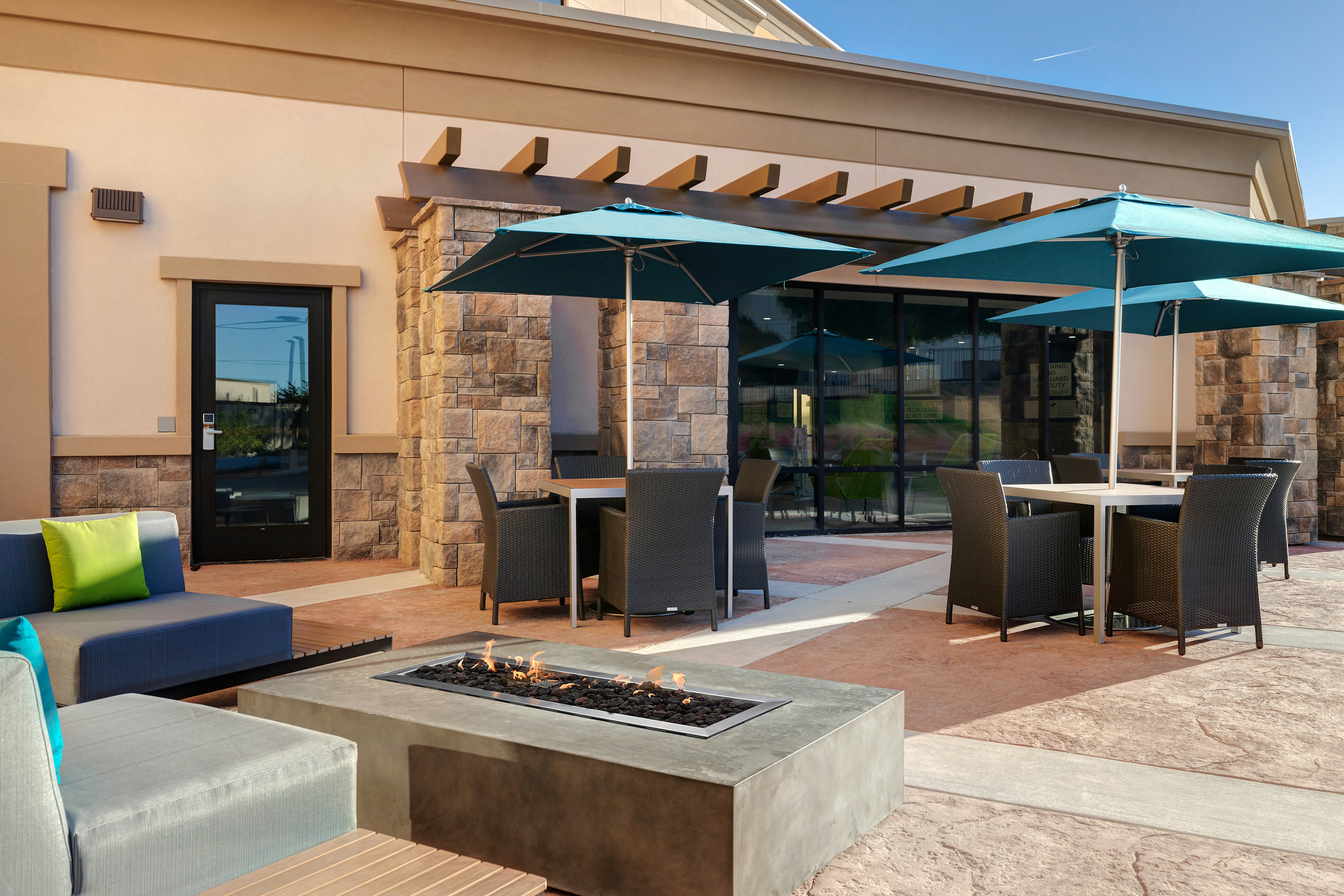 Hampton Inn & Suites Marina 38/39