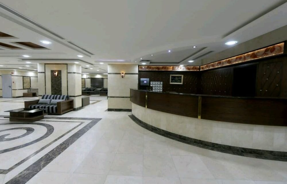 Snood Alazama Hotel 4/20