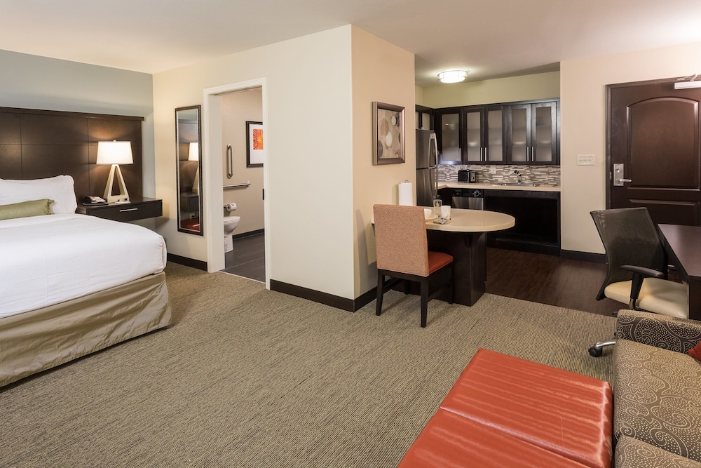 STAYBRIDGE SUITES OMAHA WEST 13/44