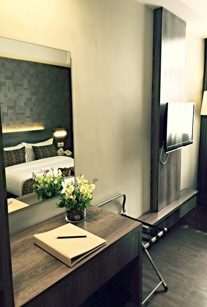 Ajang Hotel 9/48