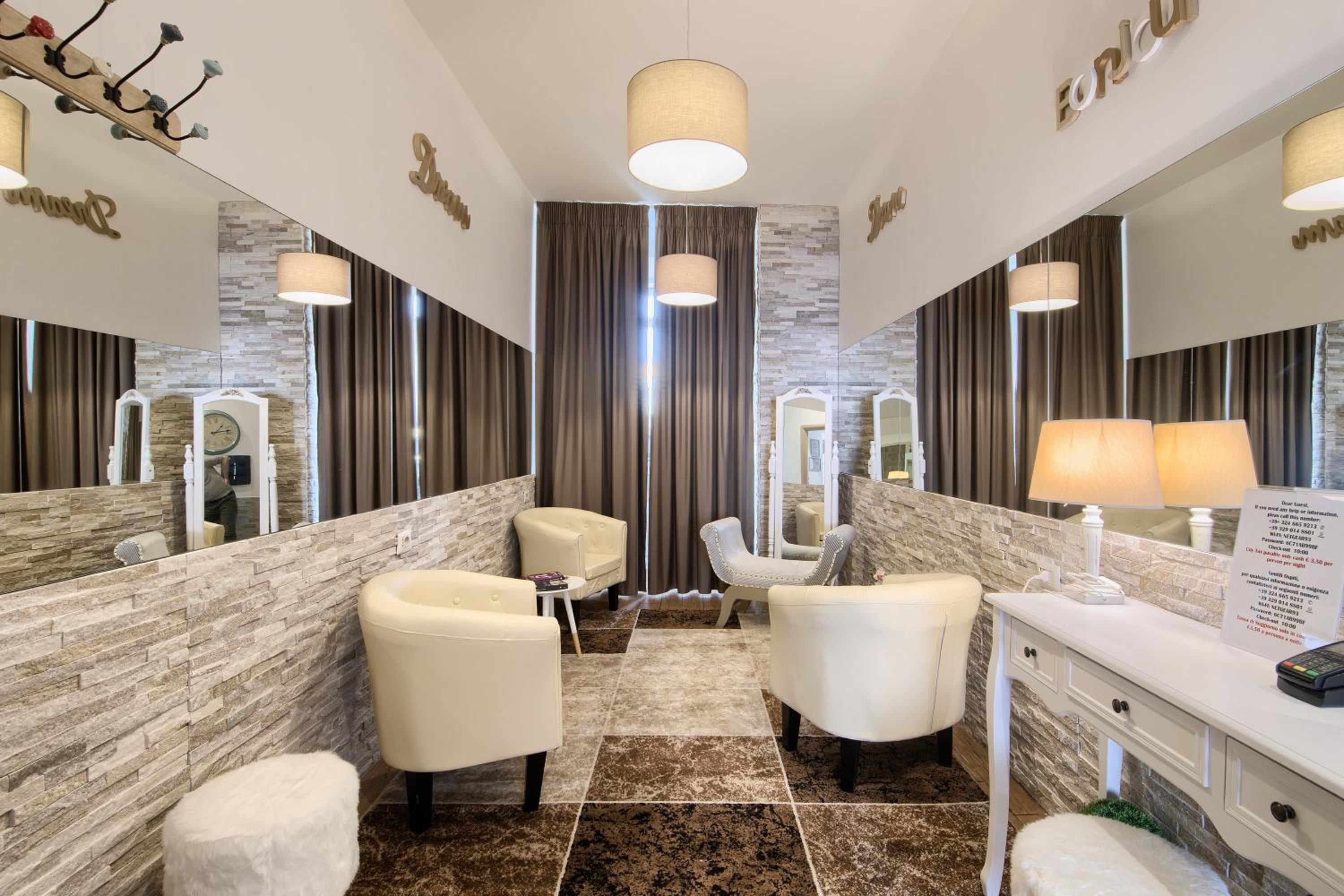Domus Pietro Inn 24/27