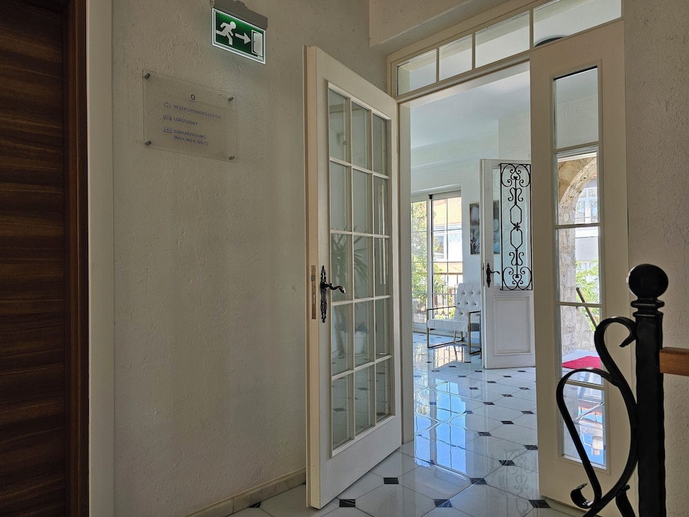 Kugu Urla Otel 26/50