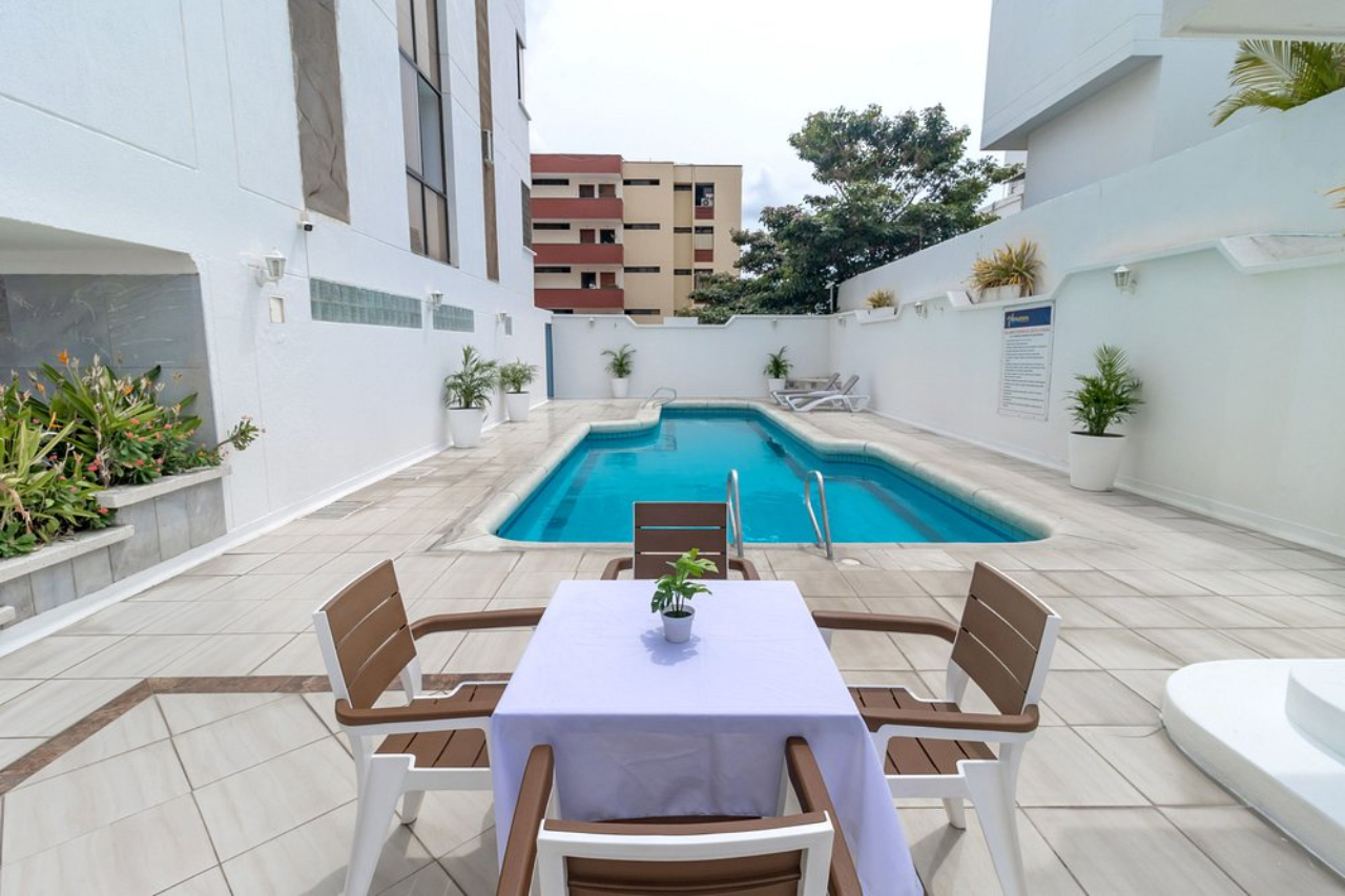Hotel Axis Inn By GEH Suites 27/30