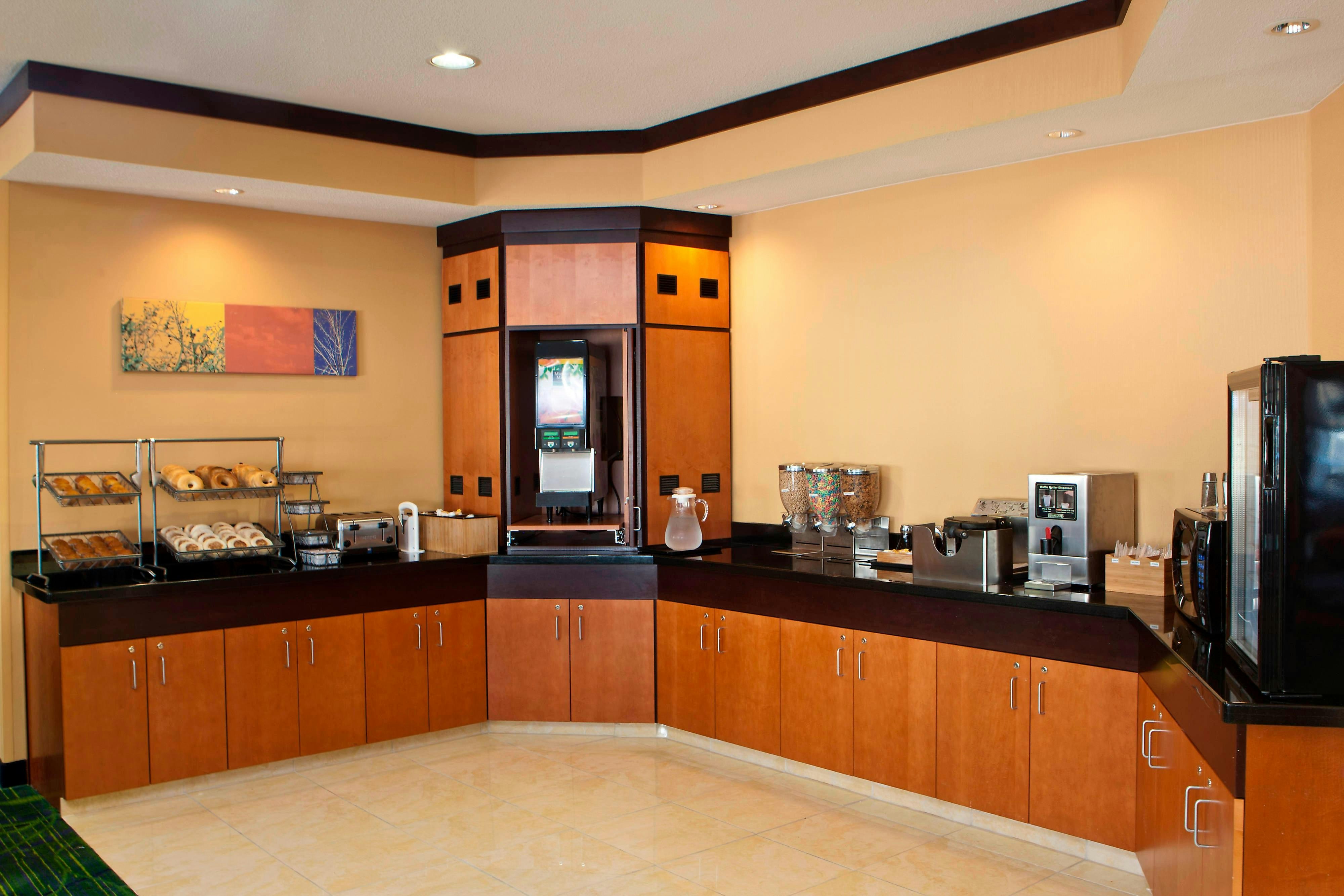 Fairfield Inn Suites Champaign 4/9