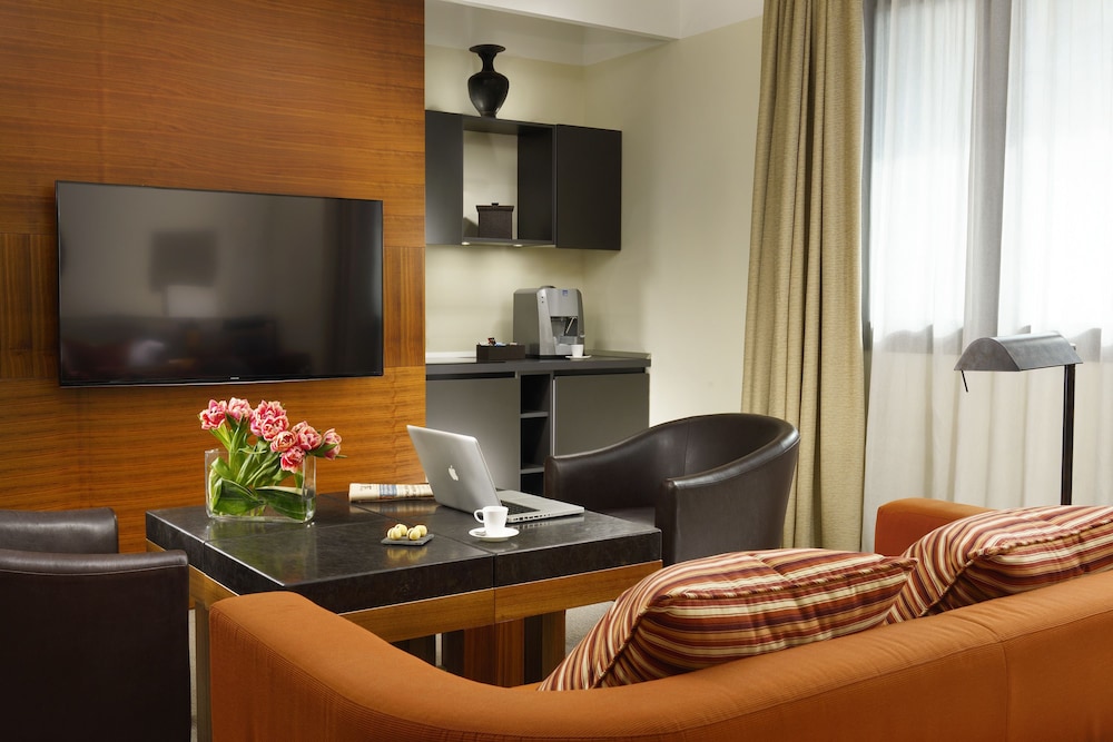 Milan Suite Hotel 58/62