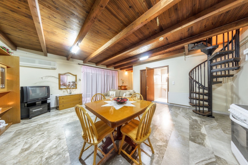 Tesys Studios & Apartments photo5