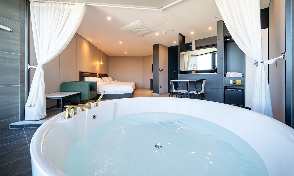 Hotel Ohevday 32/50