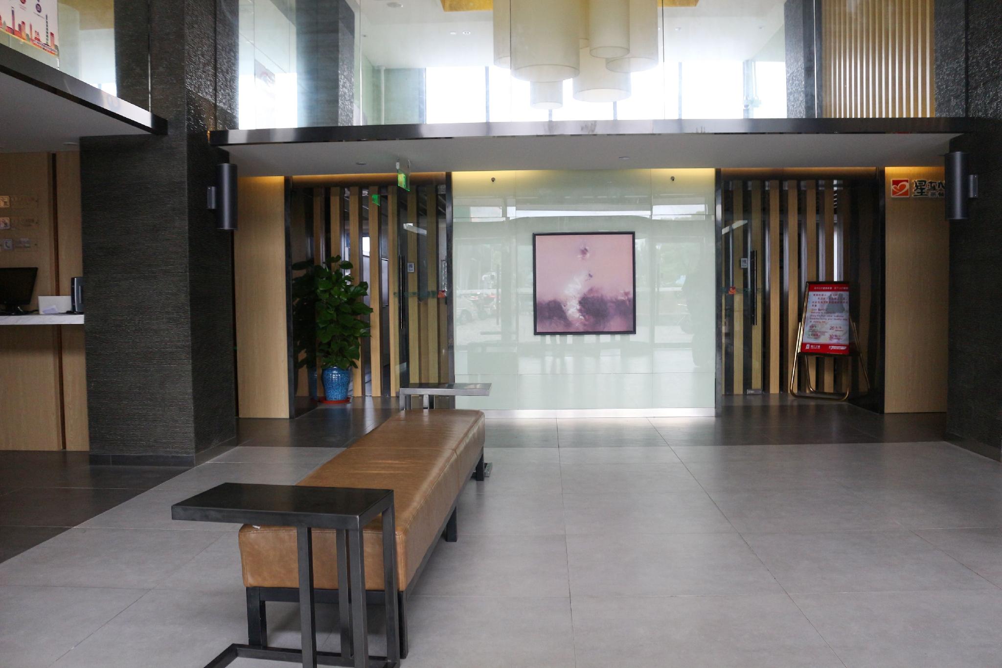 Jinjiang Inn (Shanghai Zhangjiang Financial Information Park Caolu Station) 10/28