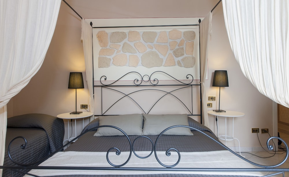 Hotel Monti 10/50