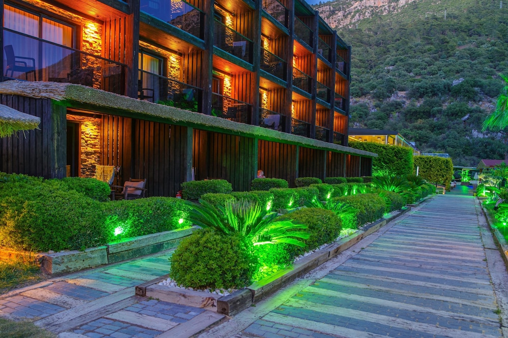 Manaspark Deluxe Hotel in FETHIYE