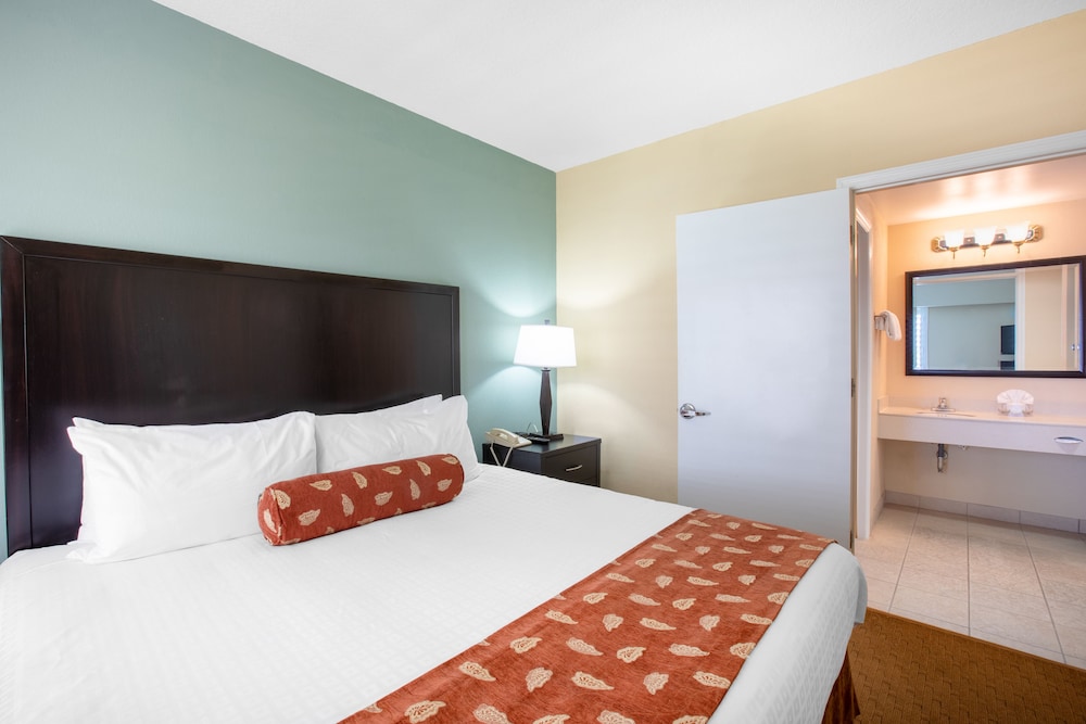 SUITE, KING BED, SOFA