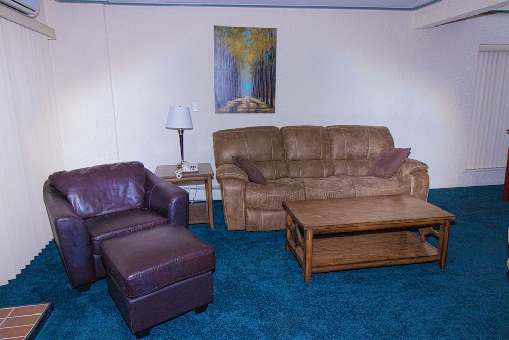 Divya Sutra Plaza & Conference Centre Vernon, BC 63/74
