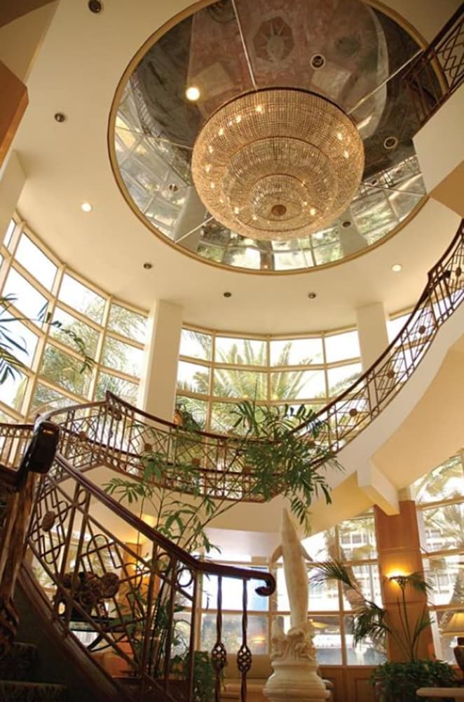 Garden Suite Hotel 39/56