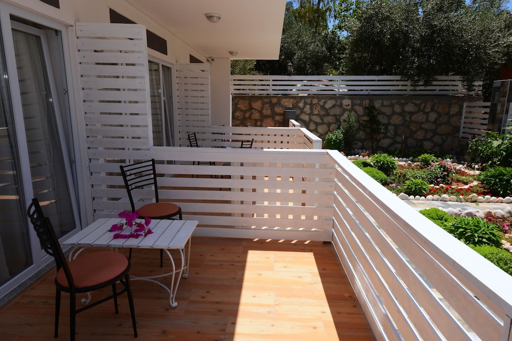 Neruda Pension 29/43