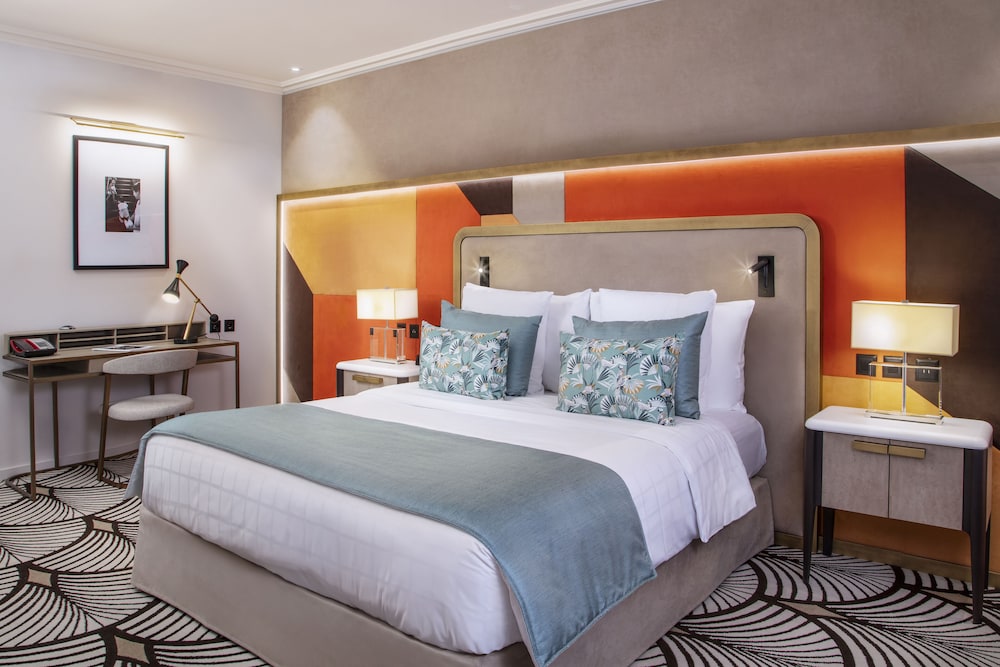 Hotel Bristol Geneva 12/50