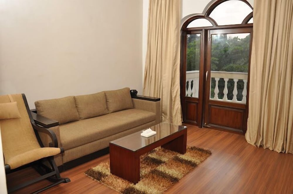 Sukhmantra Resort And Spa 30/50