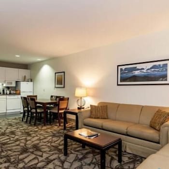 Grand Summit Hotel At Attitash 36/64