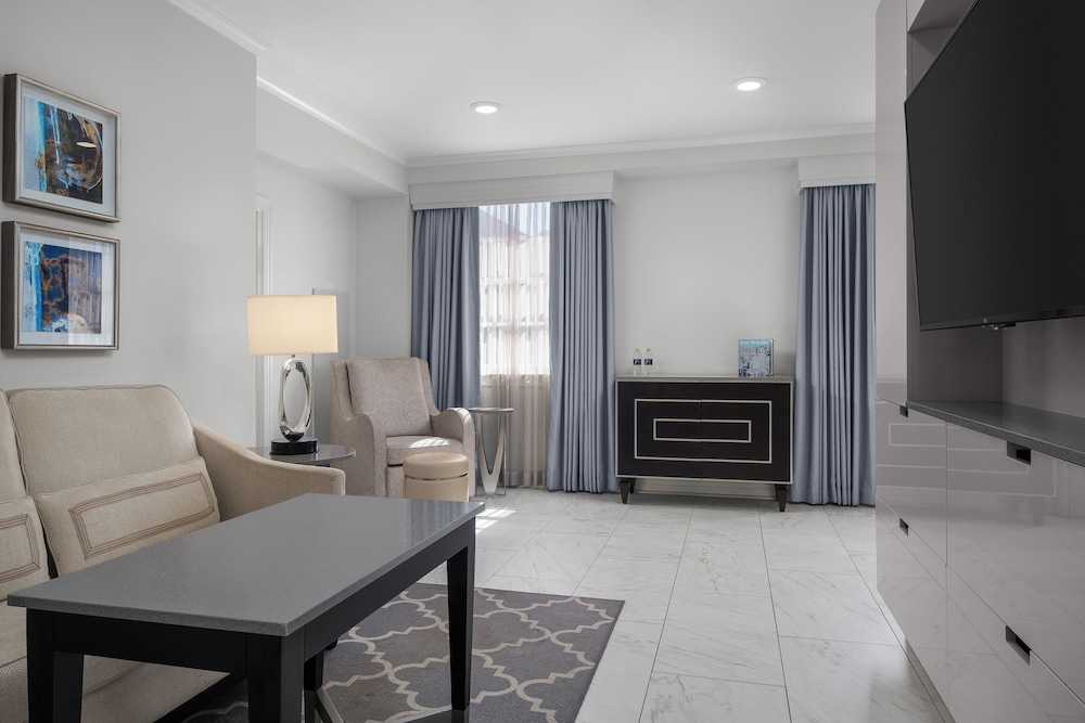 The Jung Hotel And Residences 47/64
