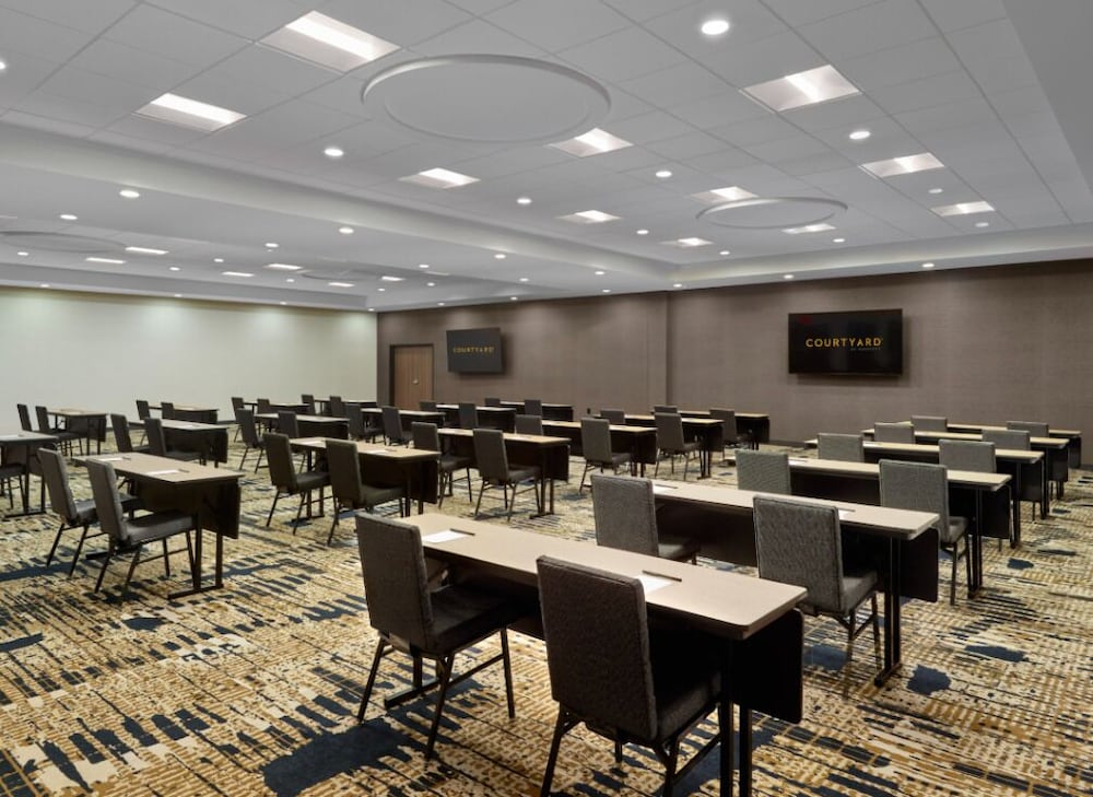 Courtyard by Marriott Birmingham Grandview 33/40